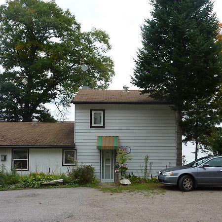 Silver Springs Cottage Resort Harcourt Экстерьер фото