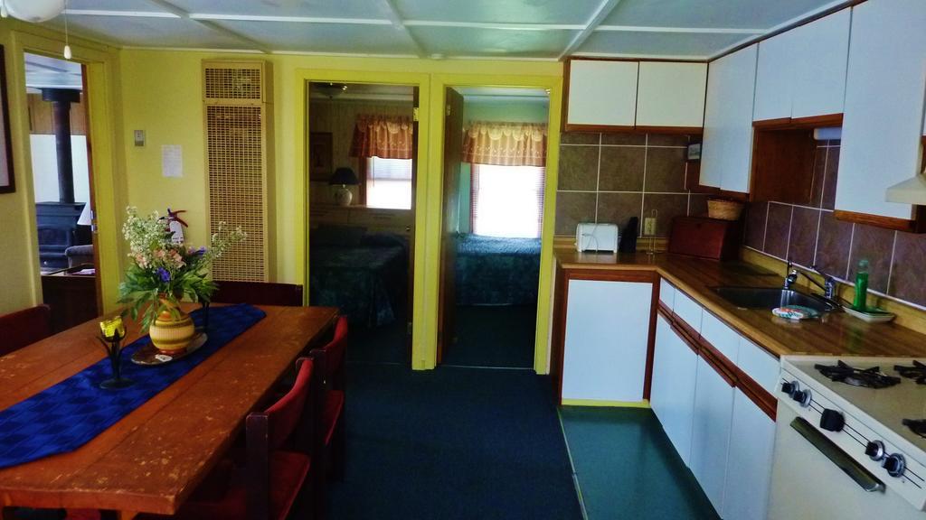 Silver Springs Cottage Resort Harcourt Экстерьер фото