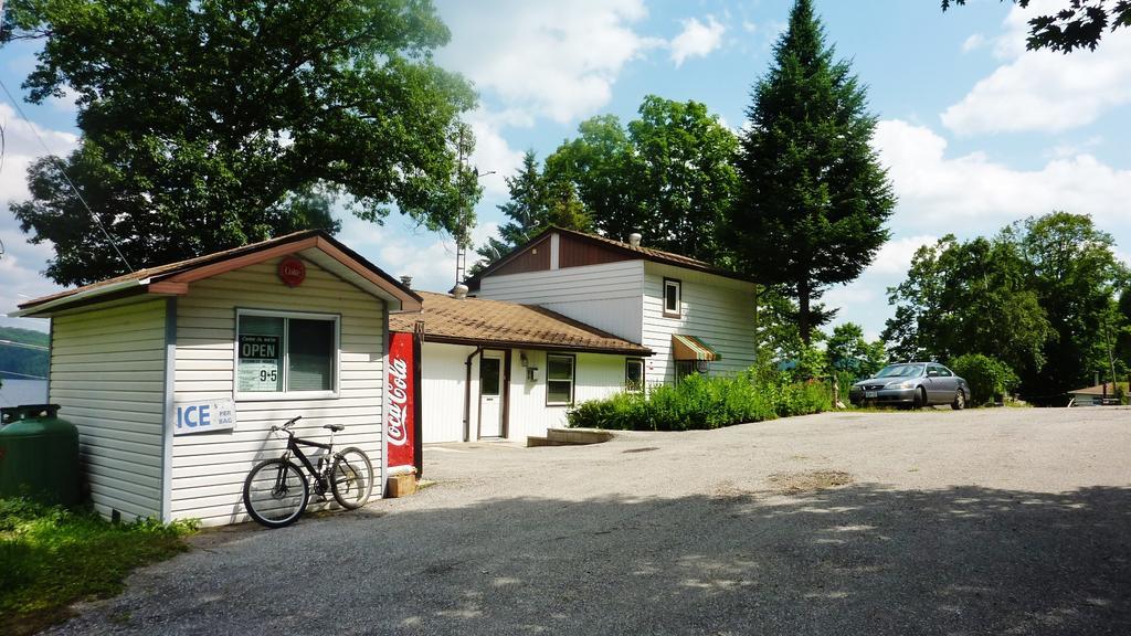 Silver Springs Cottage Resort Harcourt Экстерьер фото