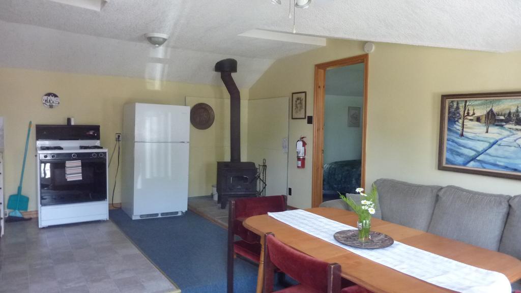 Silver Springs Cottage Resort Harcourt Экстерьер фото